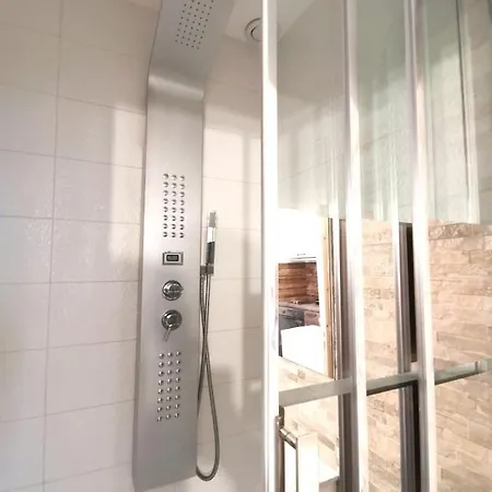 Apartment Loft Avec Verriere A 5 Min A Pieds De La Gare