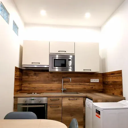 Loft Avec Verriere A 5 Min A Pieds De La Gare Apartment *